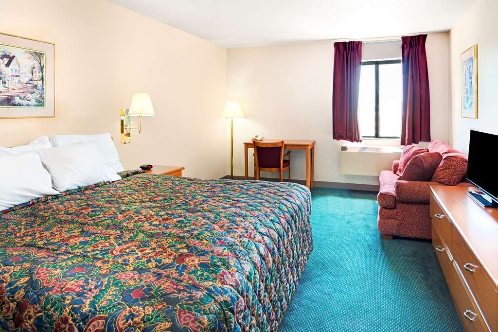 Countryside Inn & Suites Omaha East-Council Bluffs Ia Room photo